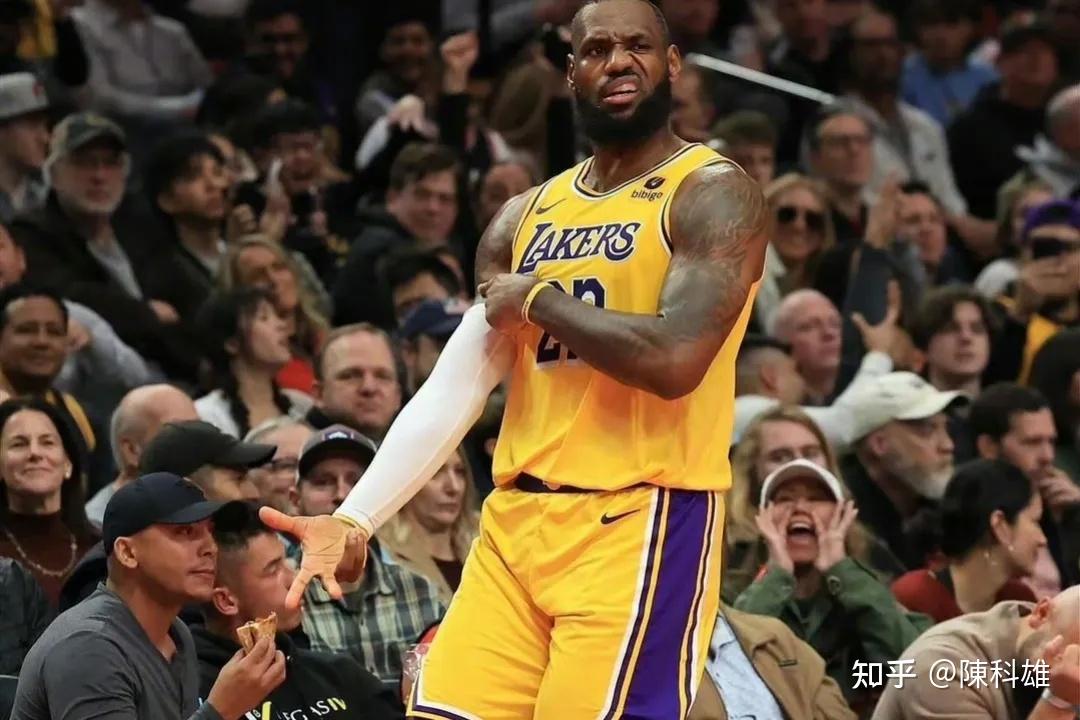 湖人轻松击败詹姆斯晋级半决赛，竞技爆发！