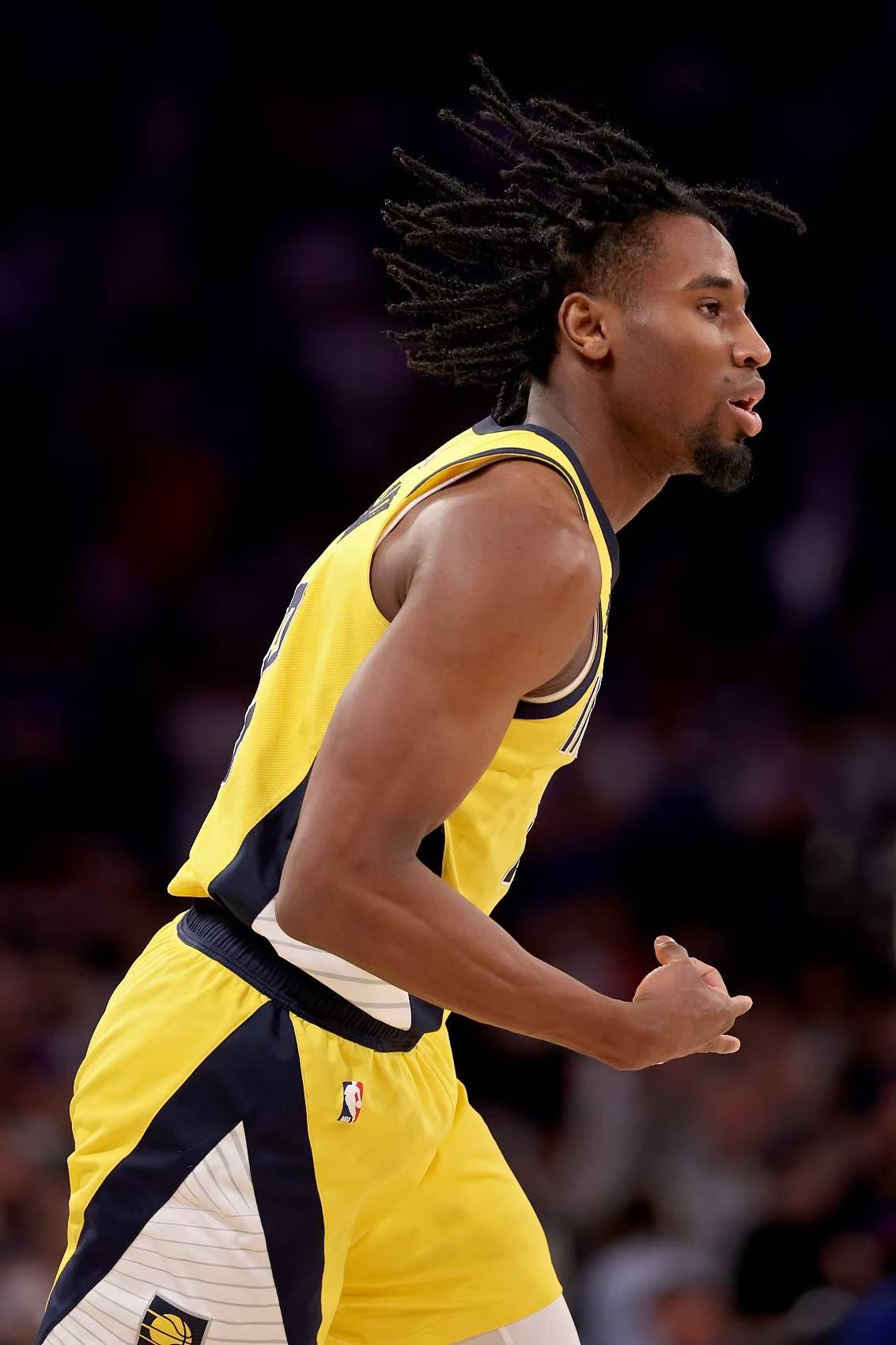 Ming在雄鹿比赛中比分优势明显，关键助攻引发热议！