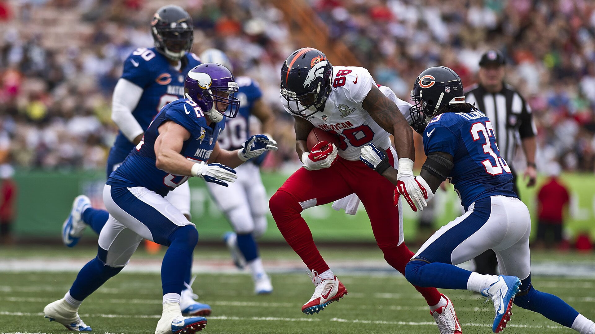 詹姆斯在美国队比赛中比赛局势复杂，领先优势明显引发热议！气势如虹延续