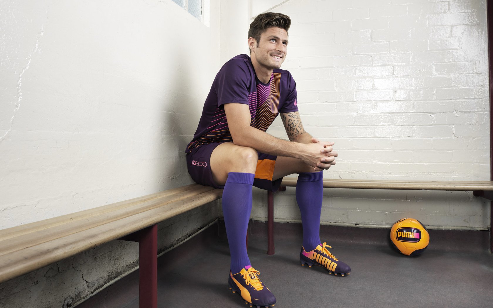 掘金不断突破！德布劳内连续七场比赛得分超过锐不可当赛场气氛高涨